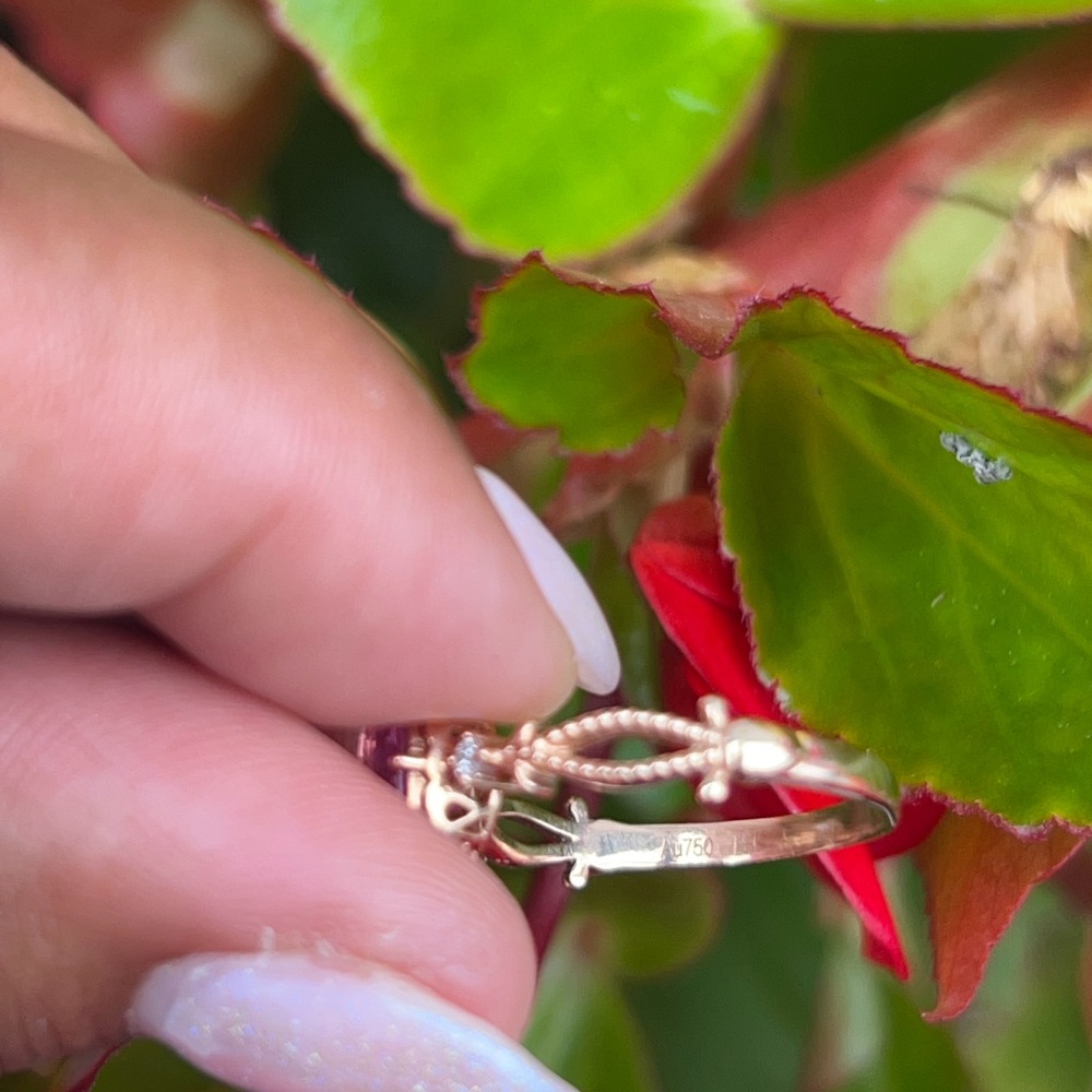 Elegant Pink Gemstone Ring - Picture 7 of 11